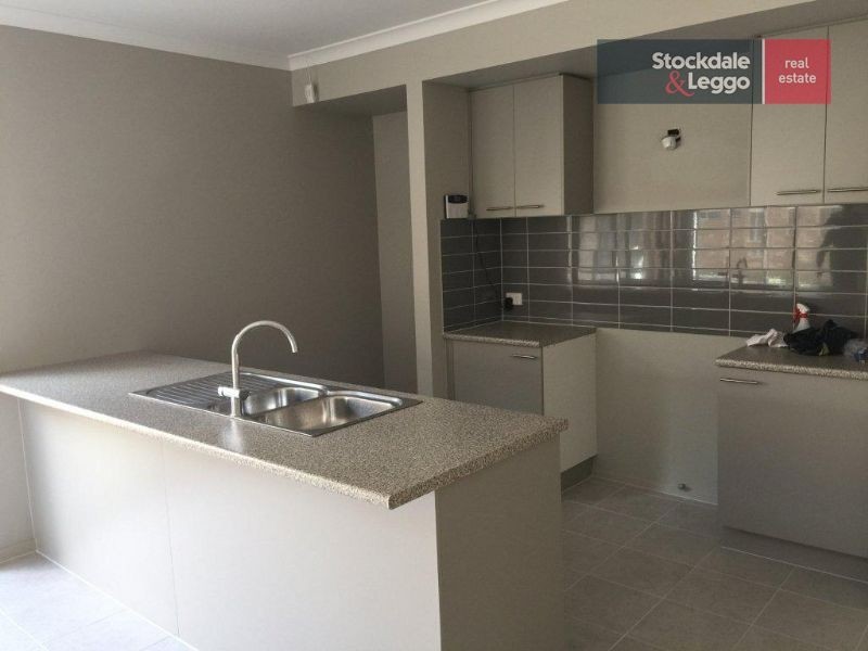 22 Natural Dr, Craigieburn VIC 3064