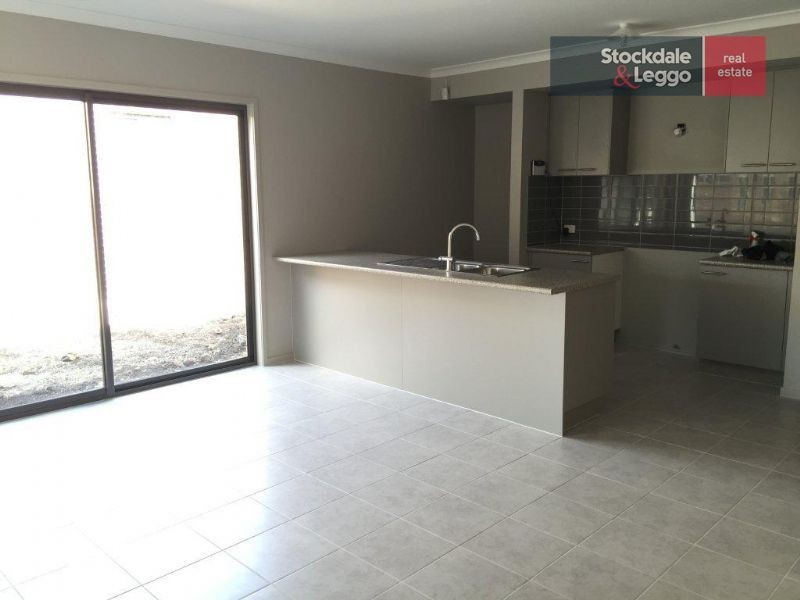22 Natural Dr, Craigieburn VIC 3064