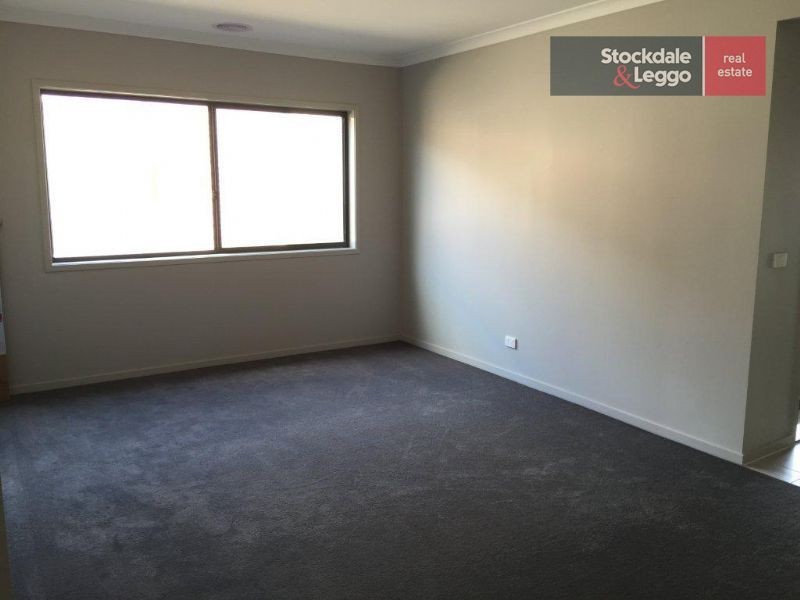 22 Natural Dr, Craigieburn VIC 3064