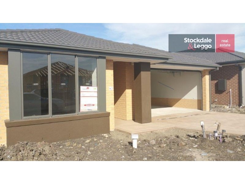 22 Natural Dr, Craigieburn VIC 3064