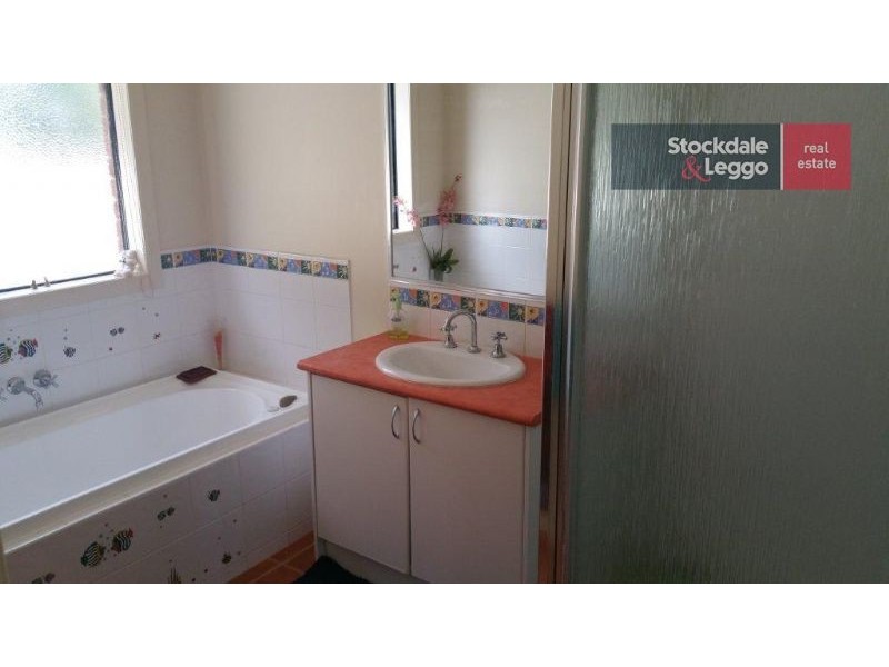 116 Hanson Rd, Craigieburn VIC 3064