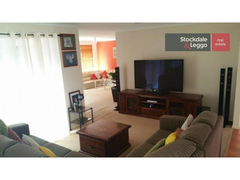 116 Hanson Rd, Craigieburn VIC 3064