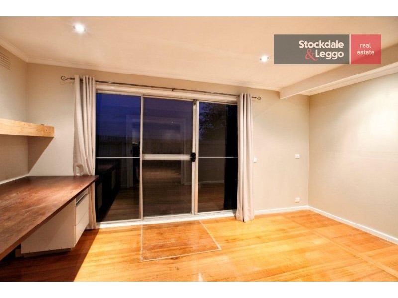 5 Milton Place, Gladstone Park VIC 3043