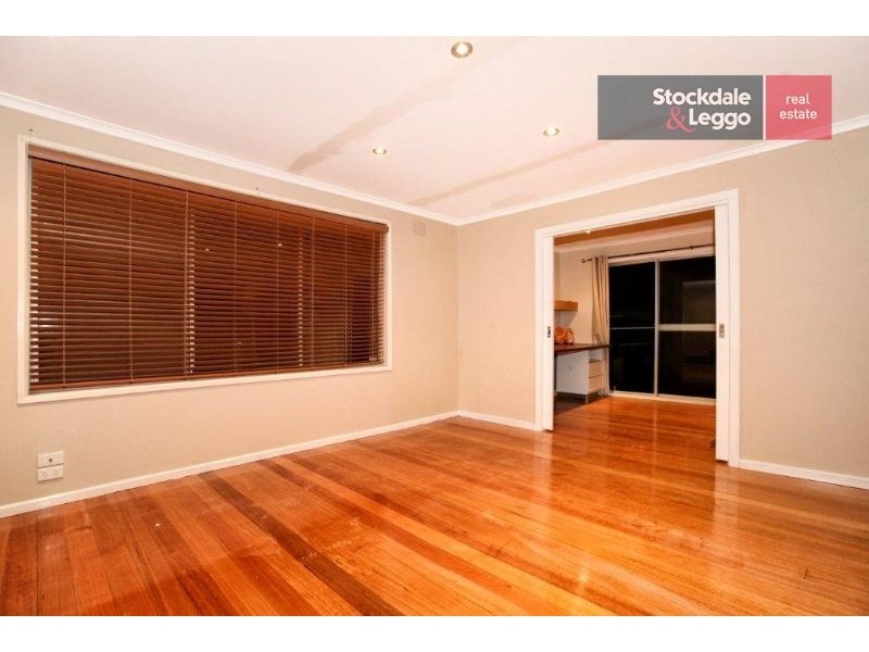 5 Milton Place, Gladstone Park VIC 3043