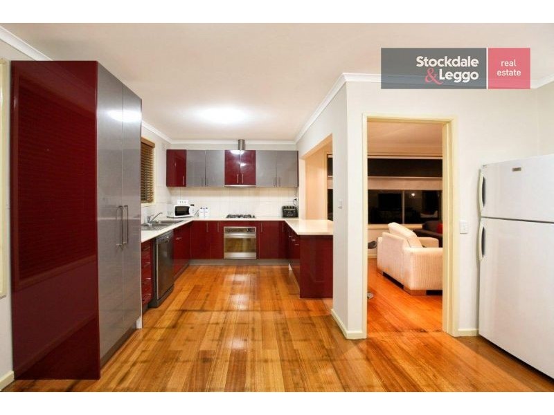 5 Milton Place, Gladstone Park VIC 3043