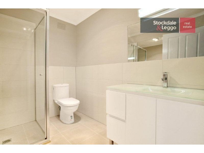 5 Milton Place, Gladstone Park VIC 3043