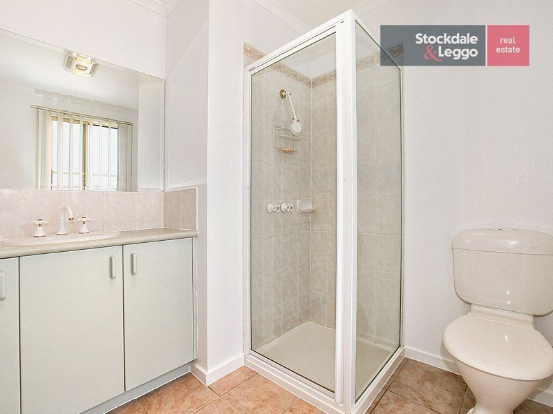 4 Corona Place, Roxburgh Park VIC 3064