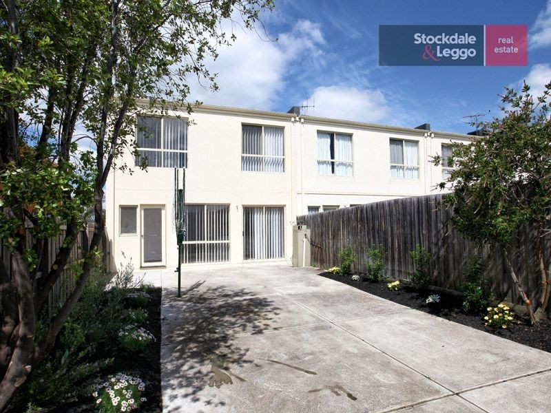 4 Corona Place, Roxburgh Park VIC 3064