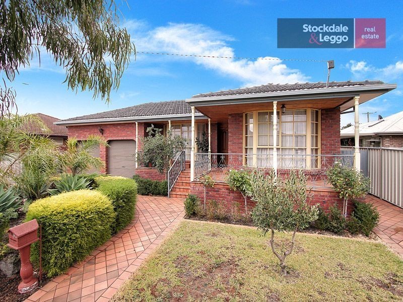 19 Simmington Circuit, Greenvale VIC 3059