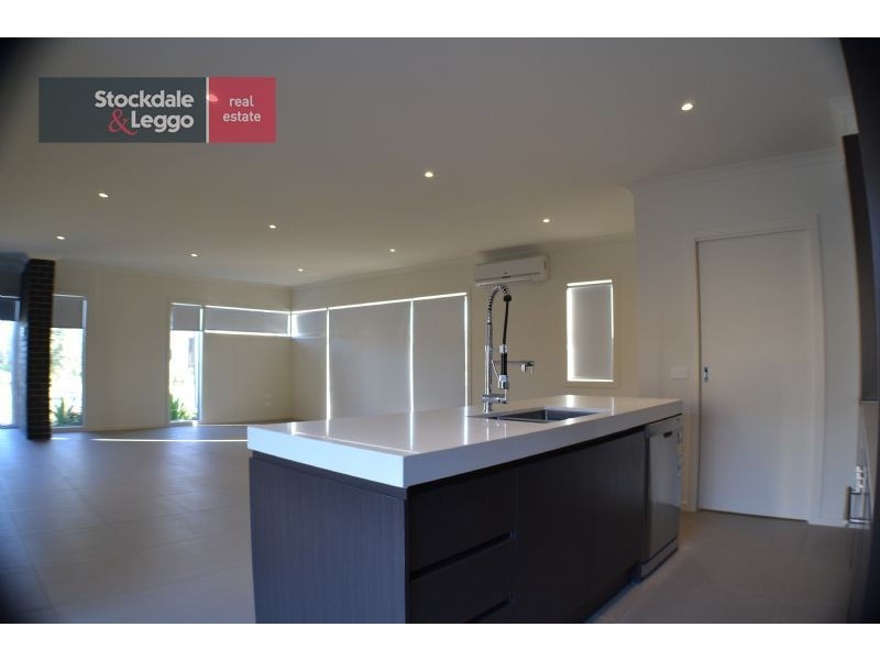 23 Cavalier Drive, Craigieburn VIC 3064