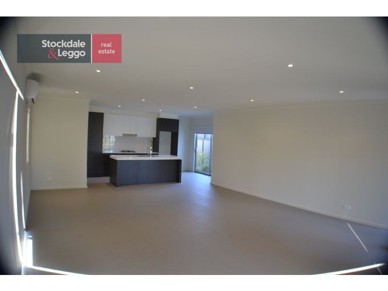 23 Cavalier Drive, Craigieburn VIC 3064