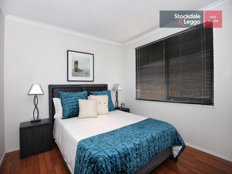 2/33 Waratah Avenue, Tullamarine VIC 3043