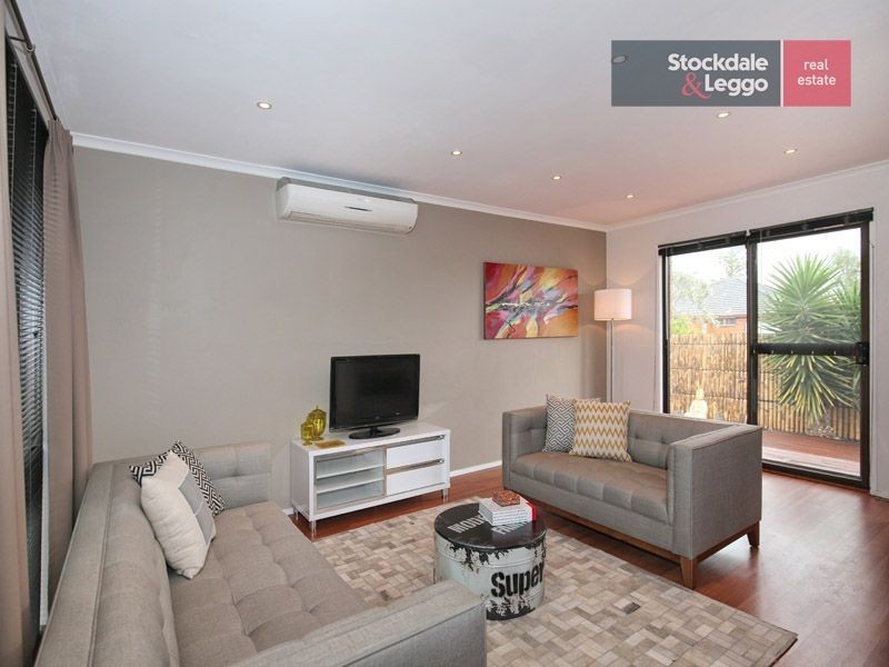 2/33 Waratah Avenue, Tullamarine VIC 3043