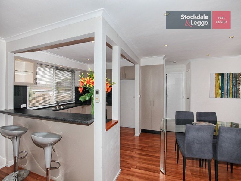 2/33 Waratah Avenue, Tullamarine VIC 3043