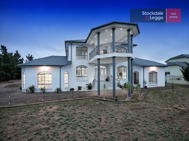 35 Sugar Gum Drive, Hillside VIC 3037