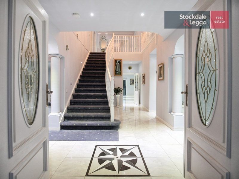 35 Sugar Gum Drive, Hillside VIC 3037