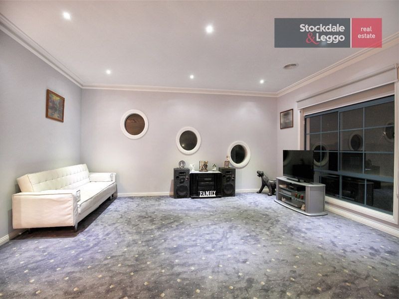 35 Sugar Gum Drive, Hillside VIC 3037