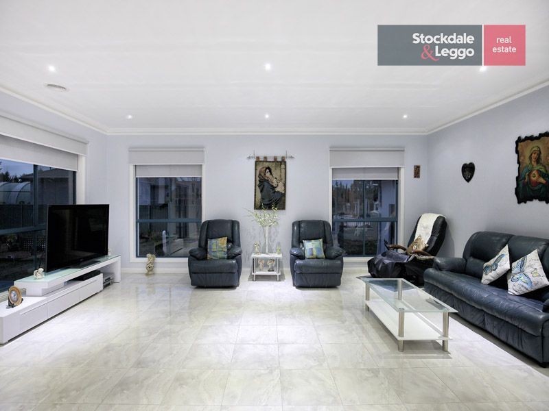 35 Sugar Gum Drive, Hillside VIC 3037