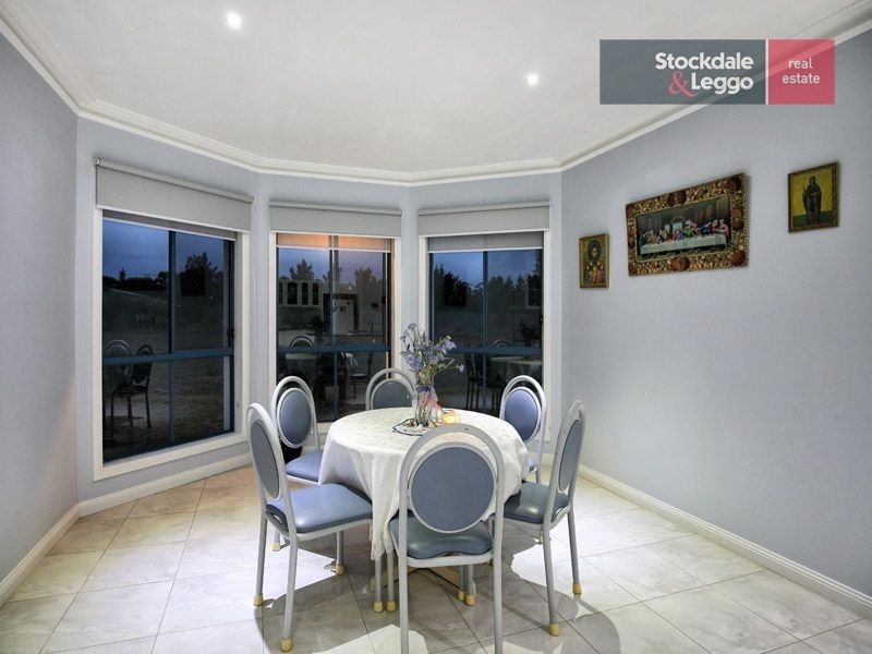 35 Sugar Gum Drive, Hillside VIC 3037