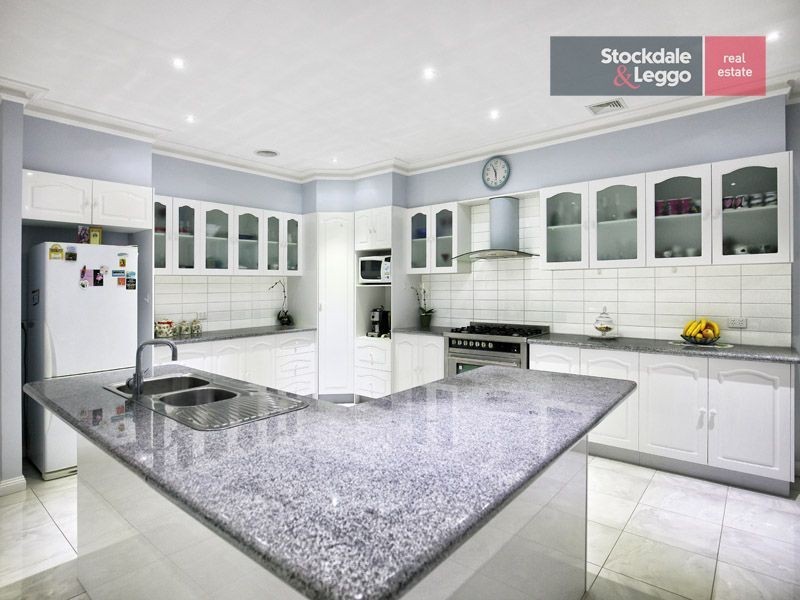 35 Sugar Gum Drive, Hillside VIC 3037