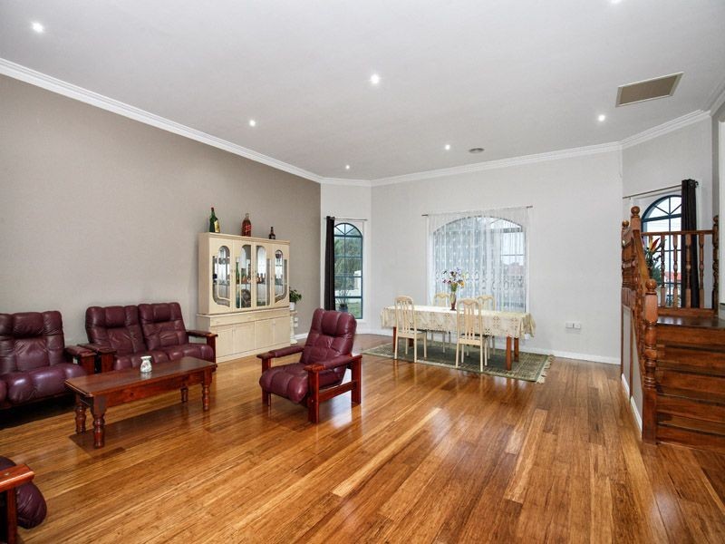 35 Sugar Gum Drive, Hillside VIC 3037