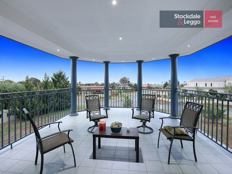 35 Sugar Gum Drive, Hillside VIC 3037