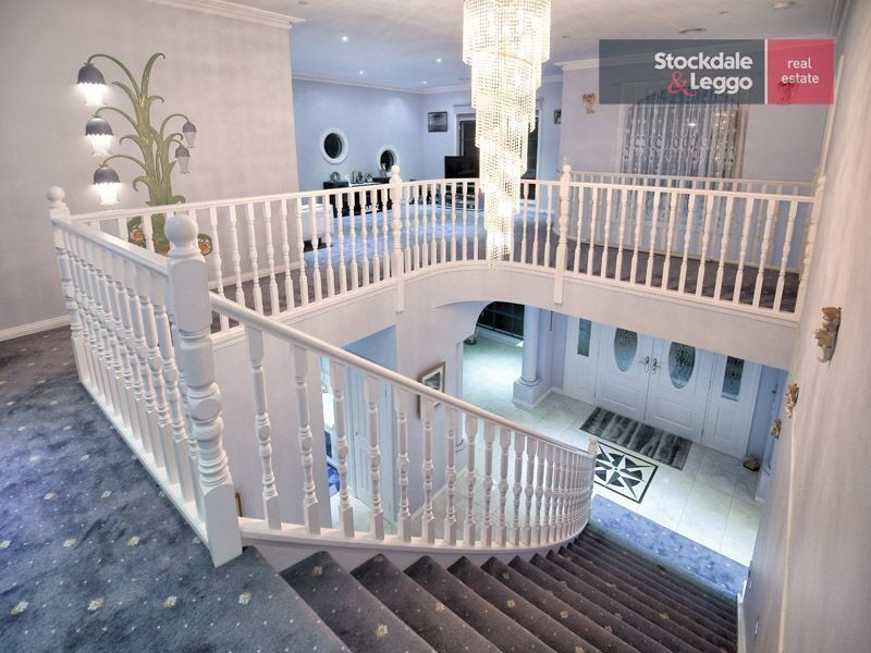 35 Sugar Gum Drive, Hillside VIC 3037