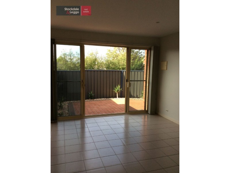 2/52 Pascoe Street, Westmeadows VIC 3049