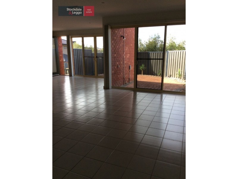 2/52 Pascoe Street, Westmeadows VIC 3049