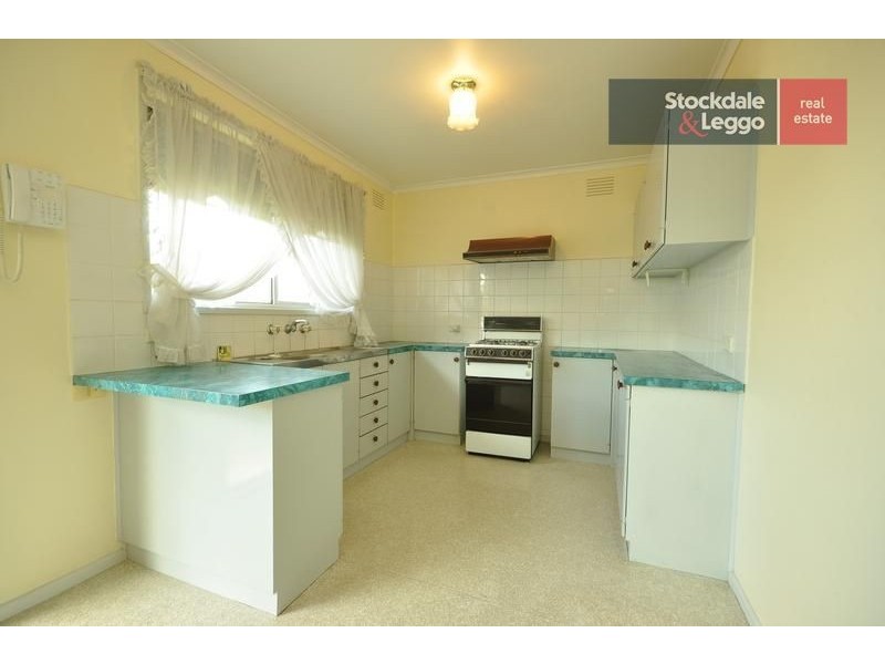 40 Katrina Drive, Gladstone Park VIC 3043