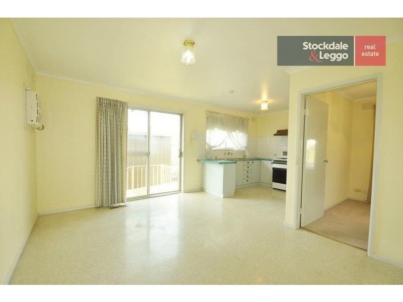 40 Katrina Drive, Gladstone Park VIC 3043