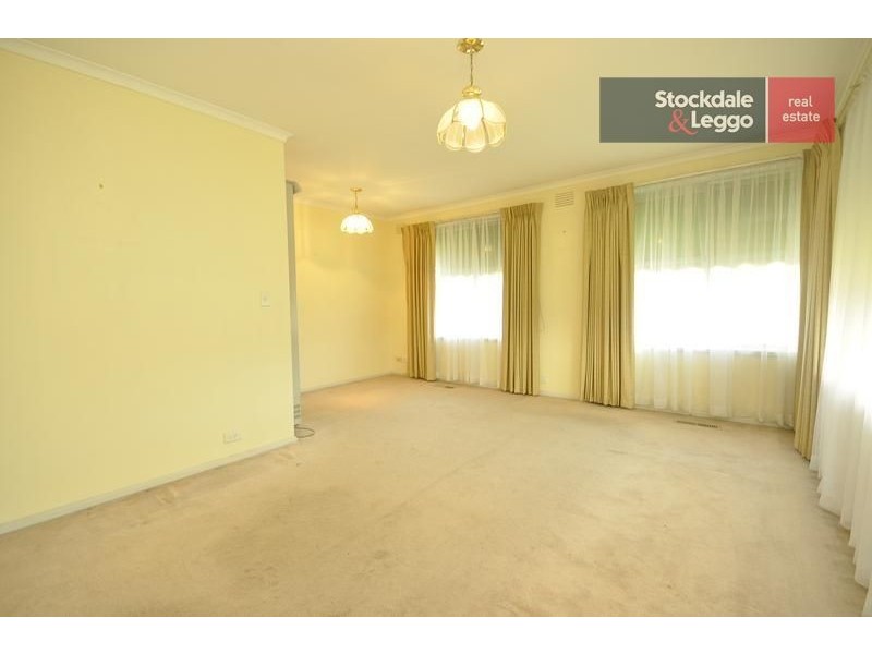 40 Katrina Drive, Gladstone Park VIC 3043