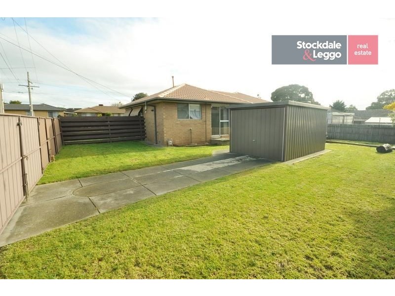 40 Katrina Drive, Gladstone Park VIC 3043