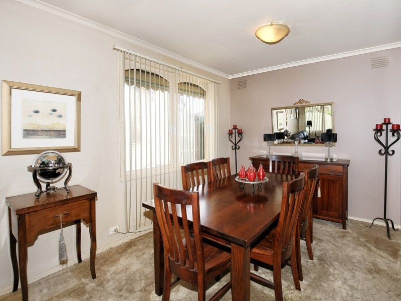 9 Costain Court, Gladstone Park VIC 3043