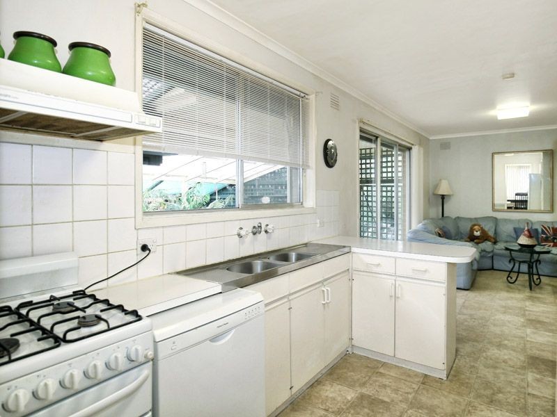 9 Costain Court, Gladstone Park VIC 3043