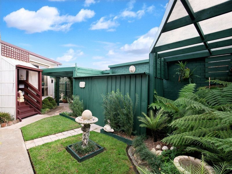 9 Costain Court, Gladstone Park VIC 3043