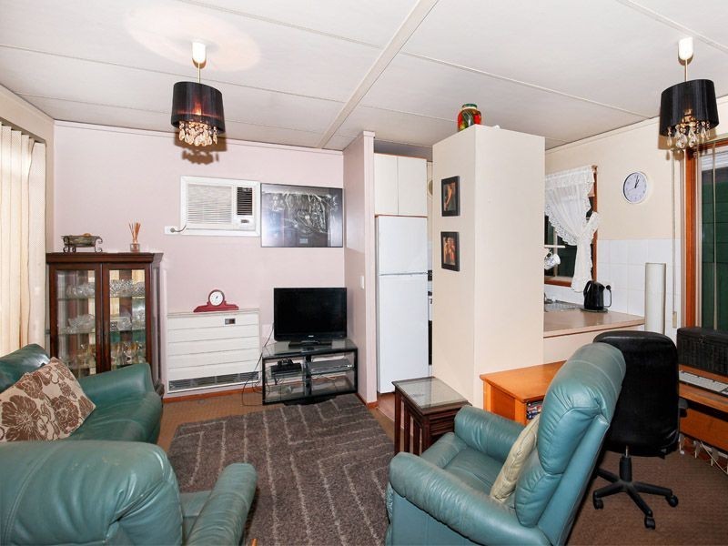 9 Costain Court, Gladstone Park VIC 3043