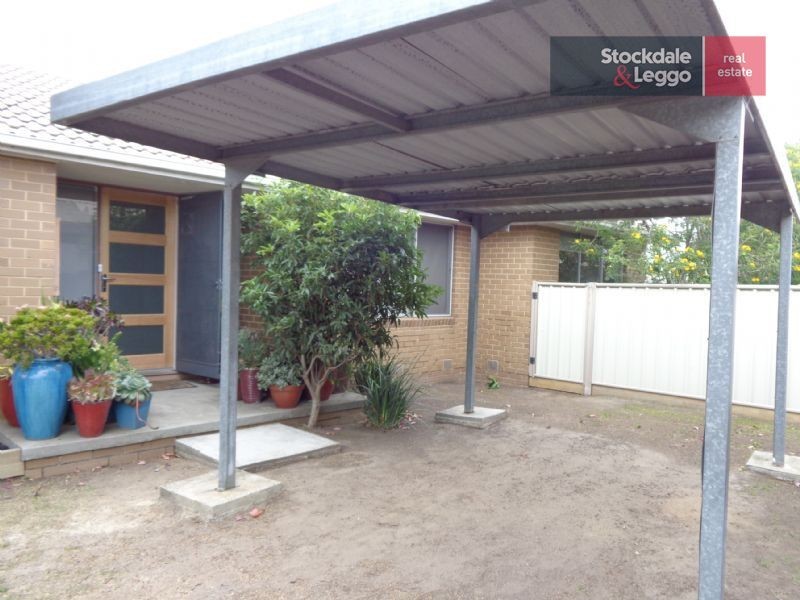 30 Katrina Drive, Gladstone Park VIC 3043