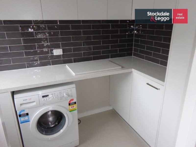 30 Katrina Drive, Gladstone Park VIC 3043