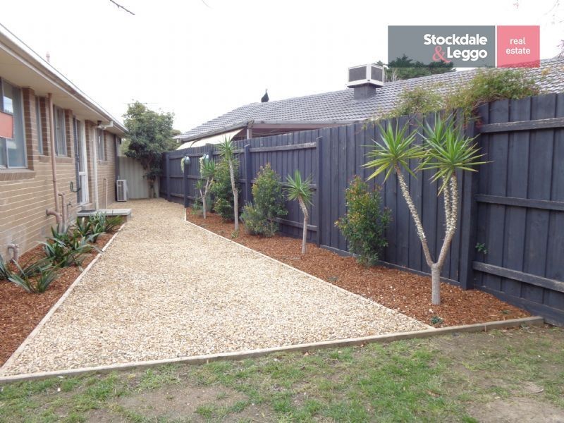 30 Katrina Drive, Gladstone Park VIC 3043