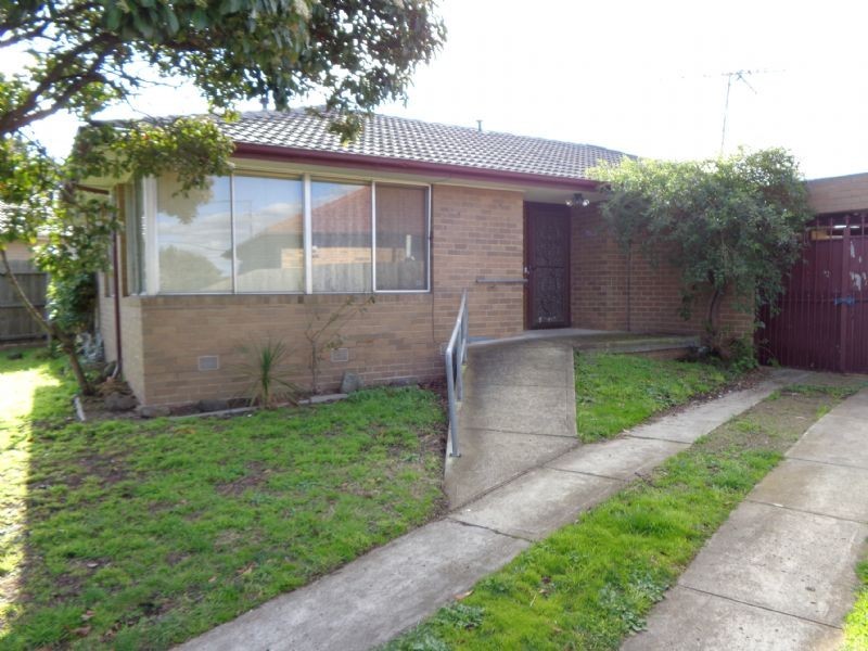 14 Hall Road, Gladstone Park VIC 3043