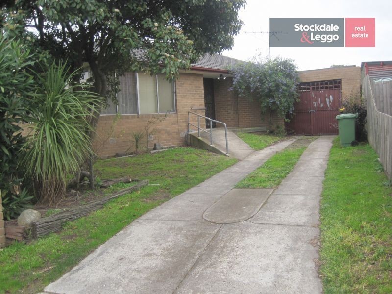 14 Hall Road, Gladstone Park VIC 3043