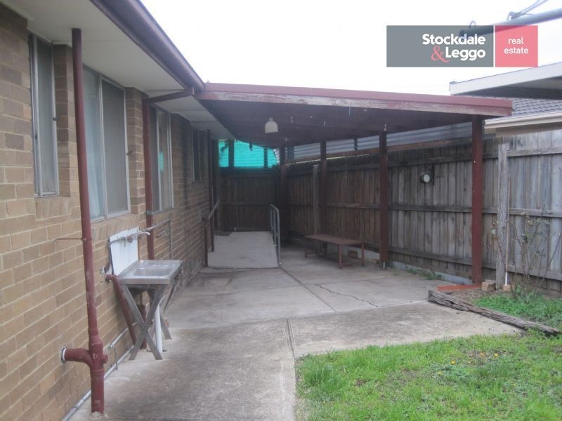14 Hall Road, Gladstone Park VIC 3043