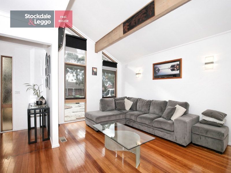 14 Rudstone Bend, Greenvale VIC 3059