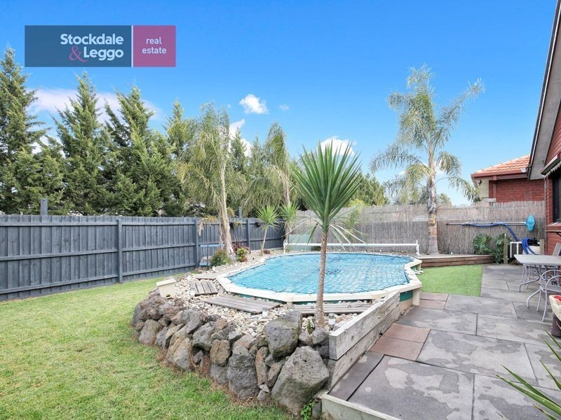 14 Rudstone Bend, Greenvale VIC 3059
