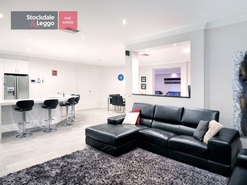 22 Trumpington Terrace, Attwood VIC 3049