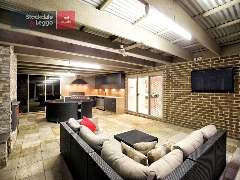 22 Trumpington Terrace, Attwood VIC 3049