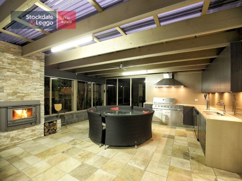 22 Trumpington Terrace, Attwood VIC 3049