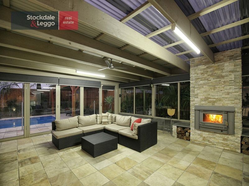 22 Trumpington Terrace, Attwood VIC 3049