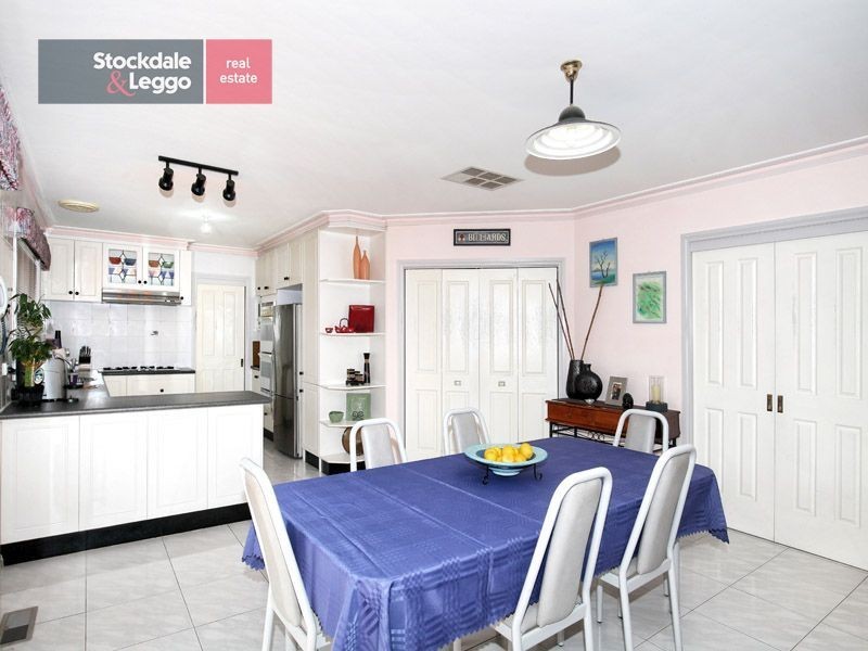 49 Arncliffe Boulevard, Greenvale VIC 3059